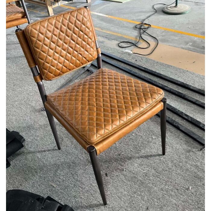Chaise Miles